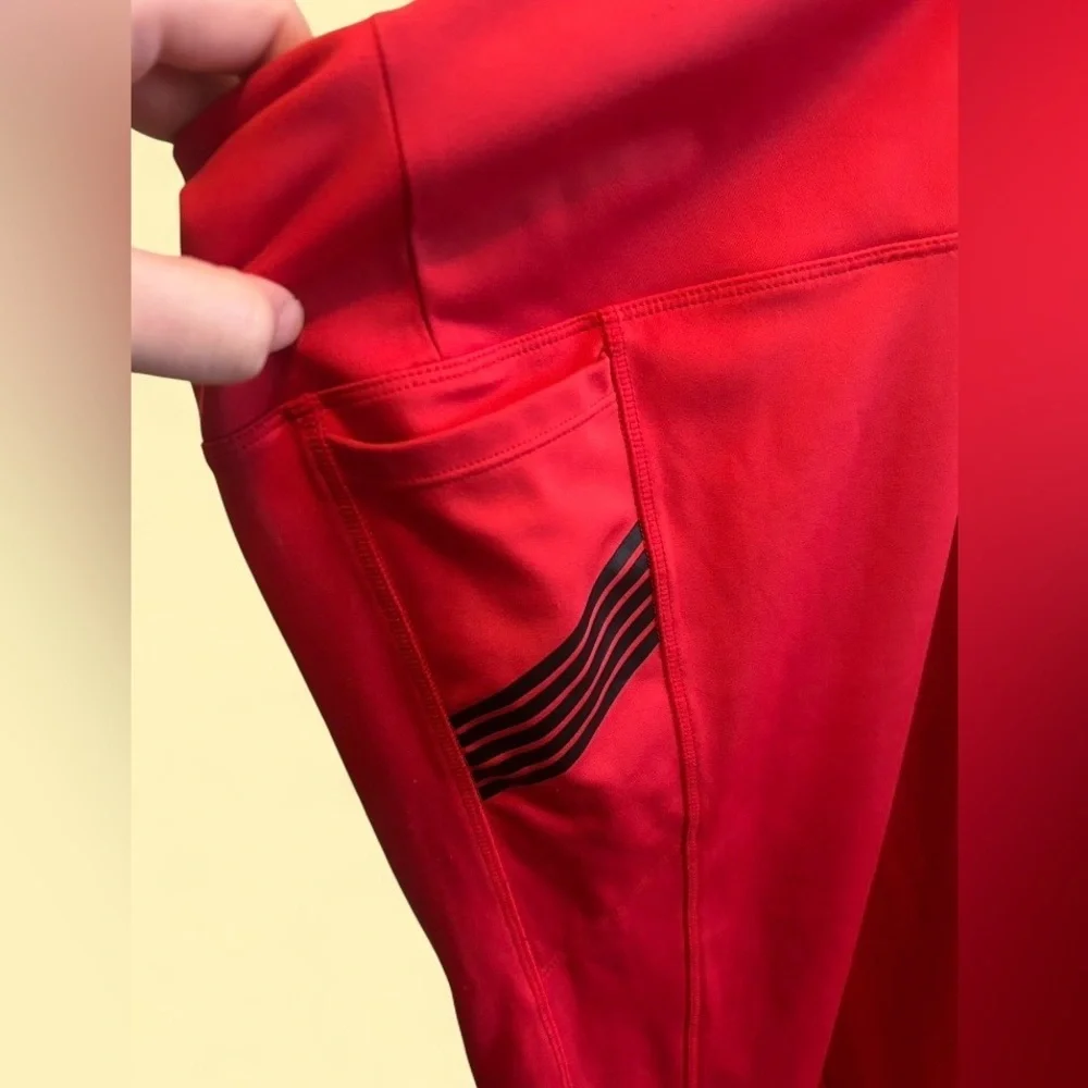 PINK Victoria’s Secret Active Red Leggings w/ Mesh Panel Size Small